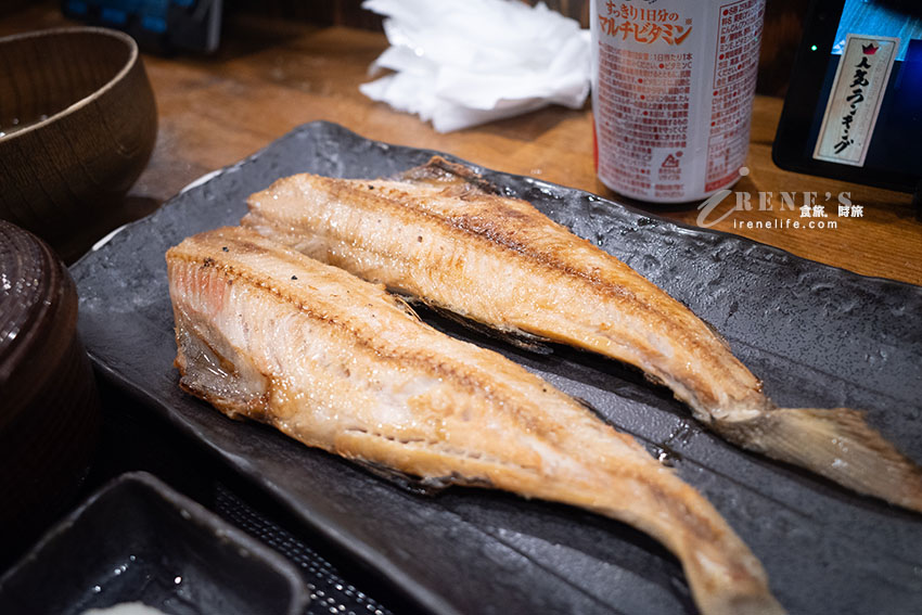 超便宜的東京食堂，一千日圓內就有彭拜的一整套定食，來吃的幾乎都是在地人