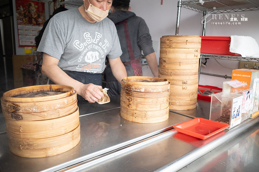 頭城老街推薦美食|皮薄肉汁多且蔥香濃郁的小籠包,不用再執著於正常鮮肉小籠包了 頭城老街推薦美食|皮薄肉汁多且蔥香濃郁的小籠包,不用再執著於正常鮮肉小籠包了