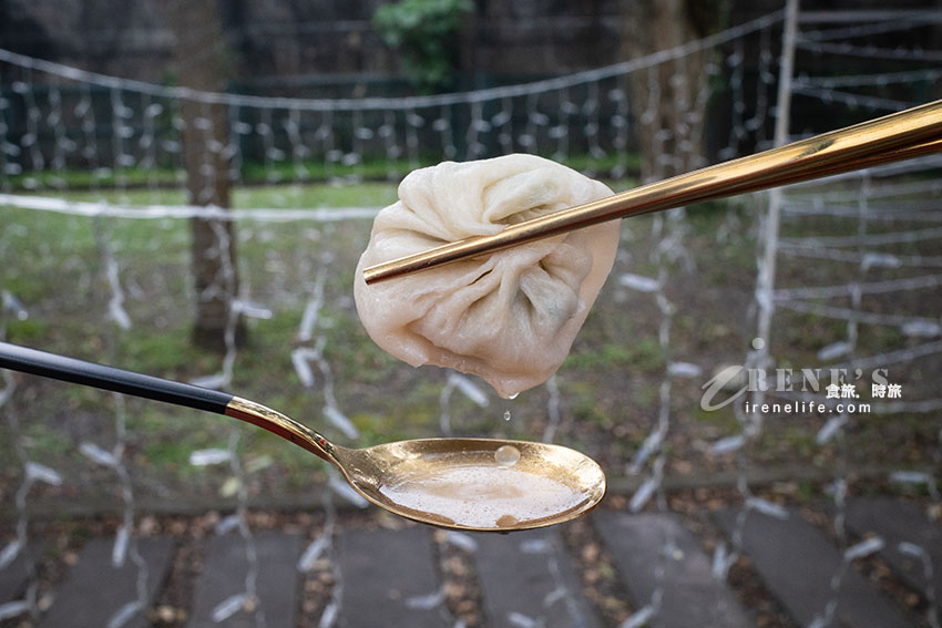 延伸閱讀：頭城老街推薦美食｜皮薄肉汁多且蔥香濃郁的小籠包，不用再執著於正常鮮肉小籠包了