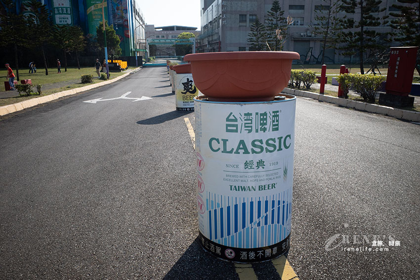 免門票還有免費停車場,大片草皮的啤酒公園好拍好溜孩,商品部也好好買,滿額送啤酒 免門票還有免費停車場,大片草皮的啤酒公園好拍好溜孩,商品部也好好買,滿額送啤酒