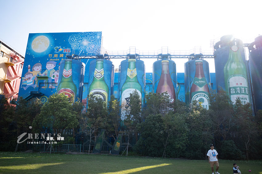 免門票還有免費停車場,大片草皮的啤酒公園好拍好溜孩,商品部也好好買,滿額送啤酒 免門票還有免費停車場,大片草皮的啤酒公園好拍好溜孩,商品部也好好買,滿額送啤酒