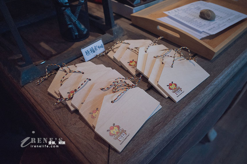 近保安宮飄香傳七代的美味豆花,店內裝潢與收藏好復古,可惜花椒麻辣豆花已停售 近保安宮飄香傳七代的美味豆花,店內裝潢與收藏好復古,可惜花椒麻辣豆花已停售