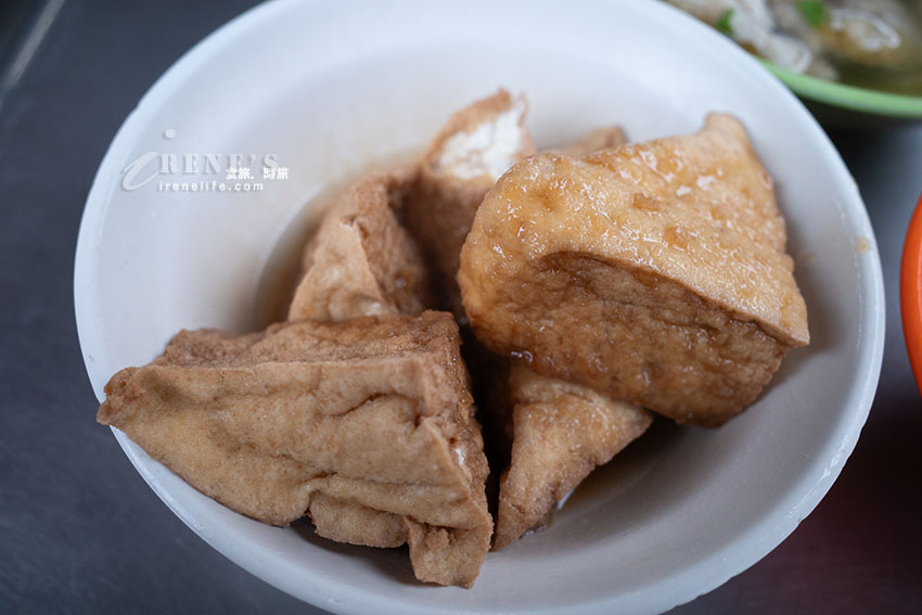延平北路酒泉街口的無名油飯,油飯只要20元,鐵皮屋一賣就是數十年 延平北路酒泉街口的無名油飯,油飯只要20元,鐵皮屋一賣就是數十年