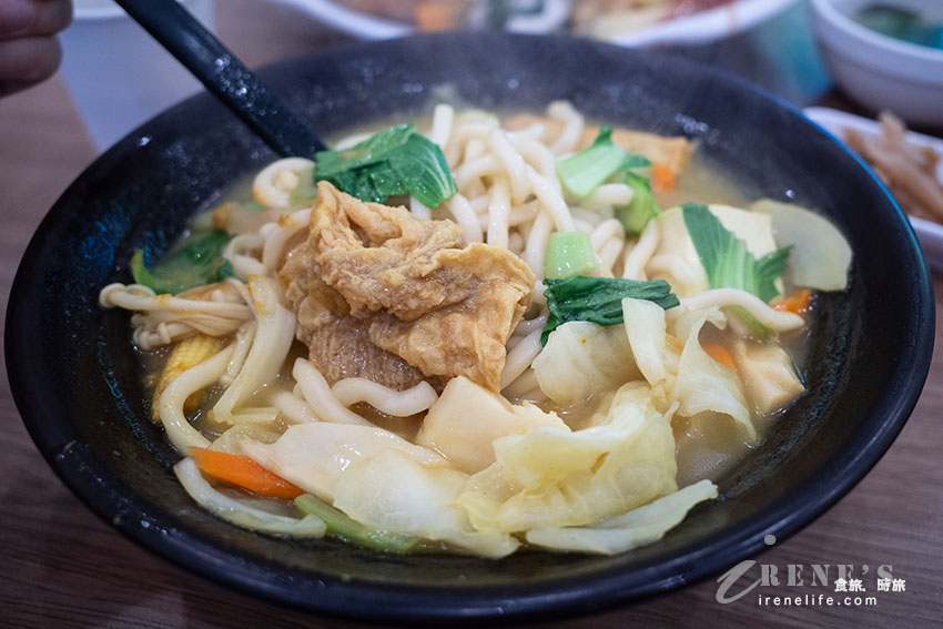 西門町商圈隱藏在巷弄中的美味素食,鐵板燒、火鍋、蛋包飯、蓋飯種類多 西門町商圈隱藏在巷弄中的美味素食,鐵板燒、火鍋、蛋包飯、蓋飯種類多