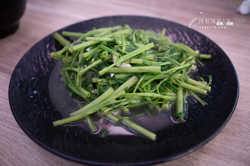 三重新開幕的熱炒、串燒店,日式氛圍座位雖少但很溫馨,料理都不錯服務也客氣 三重新開幕的熱炒、串燒店,日式氛圍座位雖少但很溫馨,料理都不錯服務也客氣