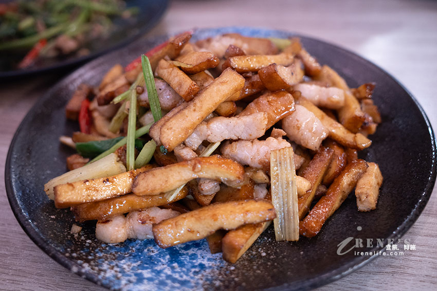 三重新開幕的熱炒、串燒店,日式氛圍座位雖少但很溫馨,料理都不錯服務也客氣 三重新開幕的熱炒、串燒店,日式氛圍座位雖少但很溫馨,料理都不錯服務也客氣