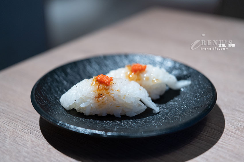 饗賓旗下新品牌，最便宜一盤只要40元，窗邊擁有無敵景觀，從店外到店內滿是貓的元素