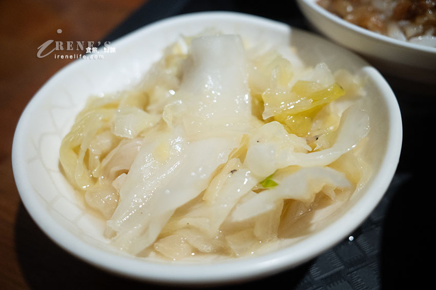 西門町好吃魯肉飯推薦｜自動點餐機＋上菜速度無敵快，湯頭濃郁、肉羹好吃