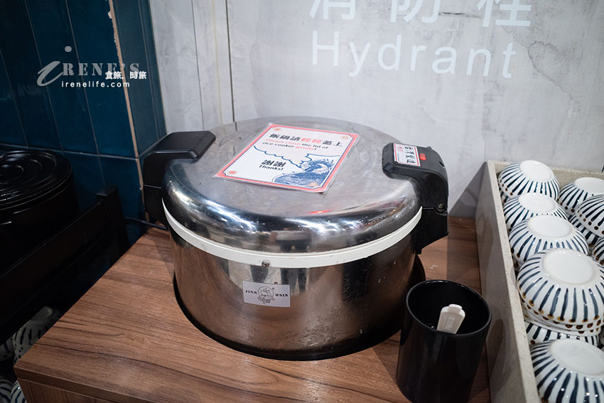 王品集團旗下台式平價小火鍋,蔬菜吧、飲料、霜淇淋、雞油飯無限供應吃到飽 王品集團旗下台式平價小火鍋,蔬菜吧、飲料、霜淇淋、雞油飯無限供應吃到飽