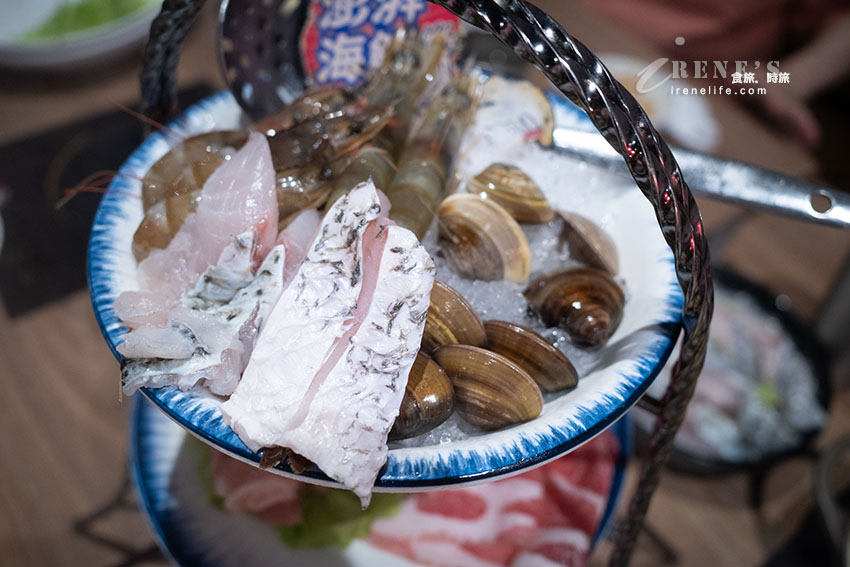 王品集團旗下台式平價小火鍋,蔬菜吧、飲料、霜淇淋、雞油飯無限供應吃到飽 王品集團旗下台式平價小火鍋,蔬菜吧、飲料、霜淇淋、雞油飯無限供應吃到飽