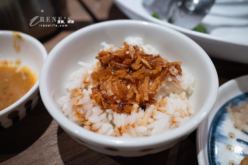 王品集團旗下台式平價小火鍋，蔬菜吧、飲料、霜淇淋、雞油飯無限供應吃到飽