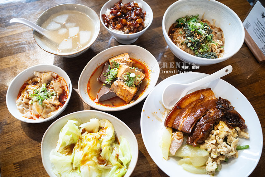 即時熱門文章：鶯歌隱藏在鐵皮屋中的美食，梅干控肉販、皮蛋芝麻醬拌麵、布丁，有停車場可使用