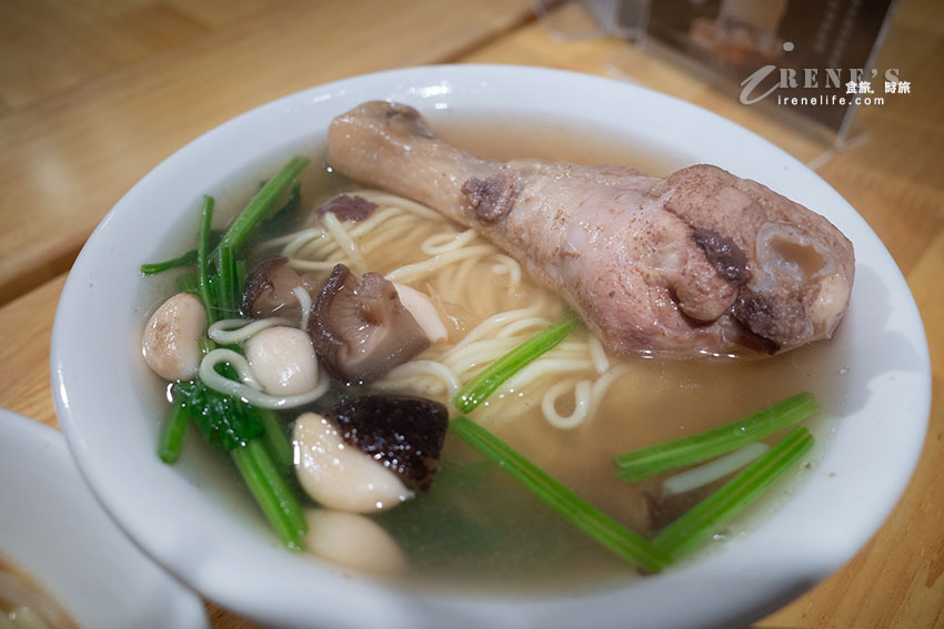 三重商工美食|奢華蝦仁滷肉飯、腿庫飯、香菇蒜頭雞湯,什麼都要就來份「都想吃套餐」 三重商工美食|奢華蝦仁滷肉飯、腿庫飯、香菇蒜頭雞湯,什麼都要就來份「都想吃套餐」