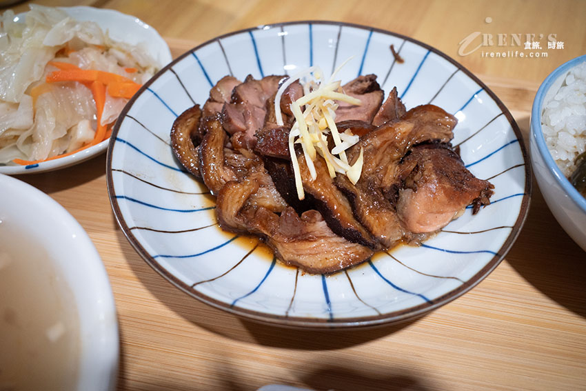 三重商工美食|奢華蝦仁滷肉飯、腿庫飯、香菇蒜頭雞湯,什麼都要就來份「都想吃套餐」 三重商工美食|奢華蝦仁滷肉飯、腿庫飯、香菇蒜頭雞湯,什麼都要就來份「都想吃套餐」