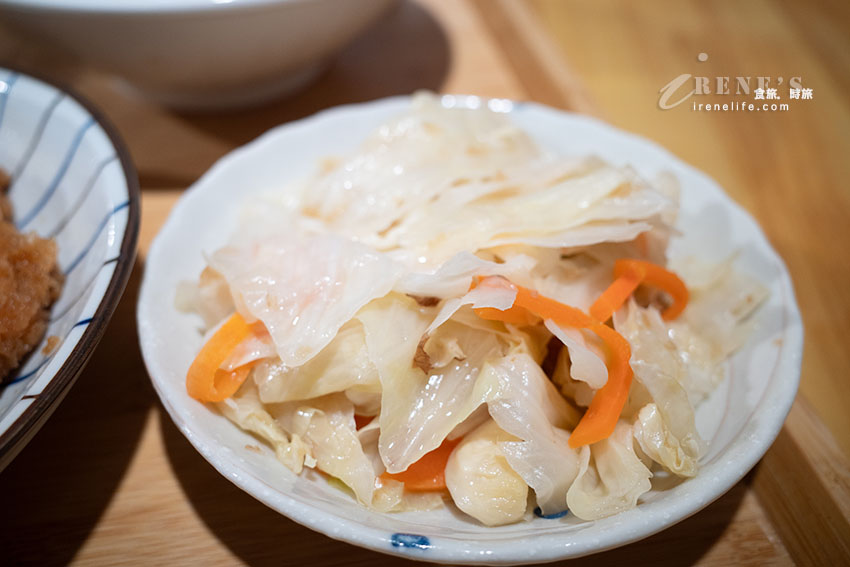 三重商工美食|奢華蝦仁滷肉飯、腿庫飯、香菇蒜頭雞湯,什麼都要就來份「都想吃套餐」 三重商工美食|奢華蝦仁滷肉飯、腿庫飯、香菇蒜頭雞湯,什麼都要就來份「都想吃套餐」