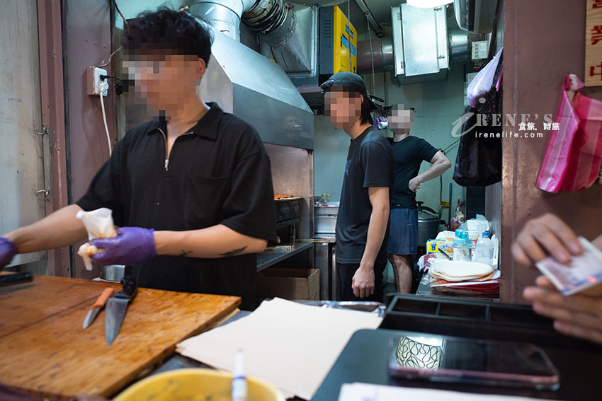 近林口三井outlet的隱藏版美食,土耳其爸爸的道地烤肉捲餅,很大一捲肉超多 近林口三井outlet的隱藏版美食,土耳其爸爸的道地烤肉捲餅,很大一捲肉超多