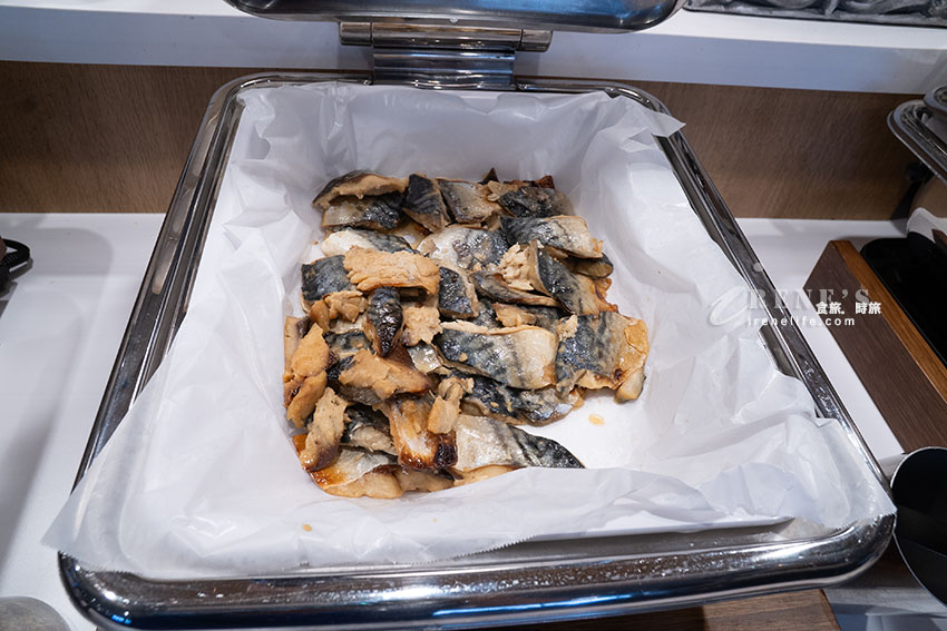 河口湖一打開窗戶就能看到富士山的平價飯店！有天然溫泉、免費早餐以及免費調酒