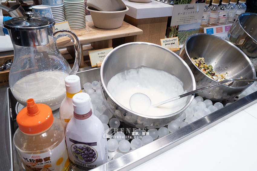 河口湖一打開窗戶就能看到富士山的平價飯店！有天然溫泉、免費早餐以及免費調酒