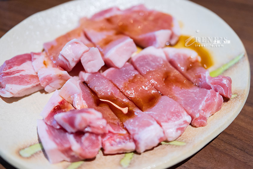 高山大啖A5飛驒牛,精肉店直營的平價燒肉餐廳,排隊是常態,中午有划算的午間套餐 高山大啖A5飛驒牛,精肉店直營的平價燒肉餐廳,排隊是常態,中午有划算的午間套餐
