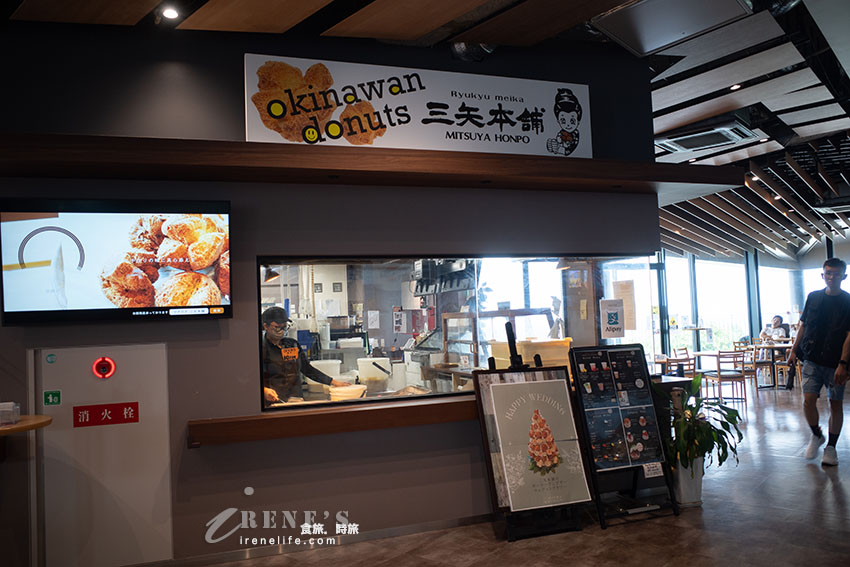 像是一頭巨象矗立在海上的沖繩著名景點「萬座毛」,重新整修後餐廳、商店更多更舒適 像是一頭巨象矗立在海上的沖繩著名景點「萬座毛」,重新整修後餐廳、商店更多更舒適