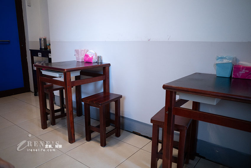 新莊巷弄裡的隱藏版美食，芋頭米粉湯和白斬玉米雞超厲害，魯肉飯配爆漿荷包蛋是老饕點法