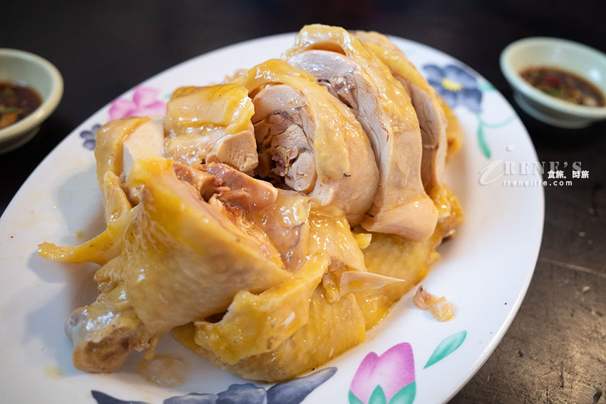 即時熱門文章：新莊巷弄裡的隱藏版美食，芋頭米粉湯和白斬玉米雞超厲害，魯肉飯配爆漿荷包蛋是老饕點法