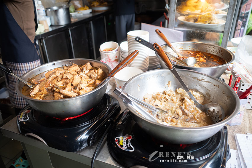 新莊巷弄裡的隱藏版美食，芋頭米粉湯和白斬玉米雞超厲害，魯肉飯配爆漿荷包蛋是老饕點法
