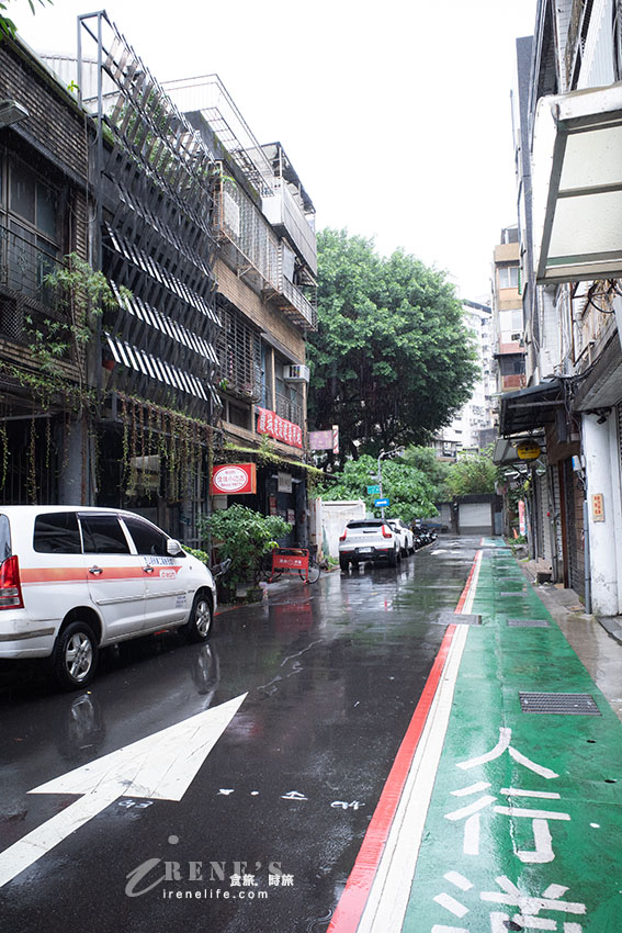台北40多年低調熱炒店也是胡瓜的愛店，十菜一湯只要3千多，沒訂位吃不到