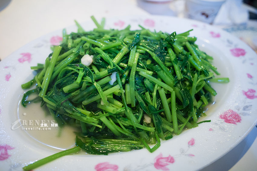 台北40多年低調熱炒店也是胡瓜的愛店，十菜一湯只要3千多，沒訂位吃不到