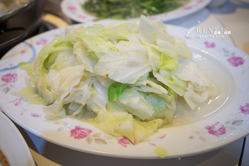 台北40多年低調熱炒店也是胡瓜的愛店，十菜一湯只要3千多，沒訂位吃不到