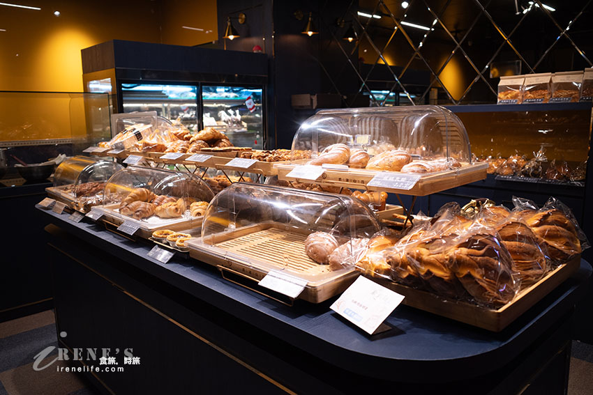 三重新開幕英倫風麵包店,全台首創奶油毛線球,麵包不貴品項多,4吋蛋糕適合小家庭 三重新開幕英倫風麵包店,全台首創奶油毛線球,麵包不貴品項多,4吋蛋糕適合小家庭