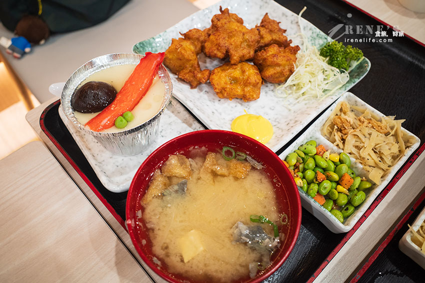 蘆洲30年老店開到三重來囉，平價日式料理，餐點選擇性超級多，外帶便當也很精緻