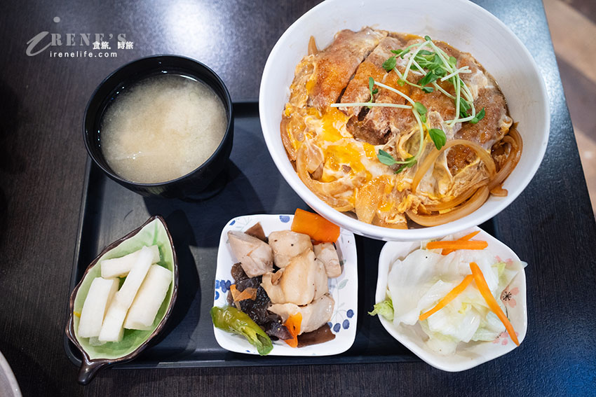 新莊輔大平價好吃的定食餐廳,白飯&湯可免費再續一次,內用還有紅茶無限供應 新莊輔大平價好吃的定食餐廳,白飯&湯可免費再續一次,內用還有紅茶無限供應