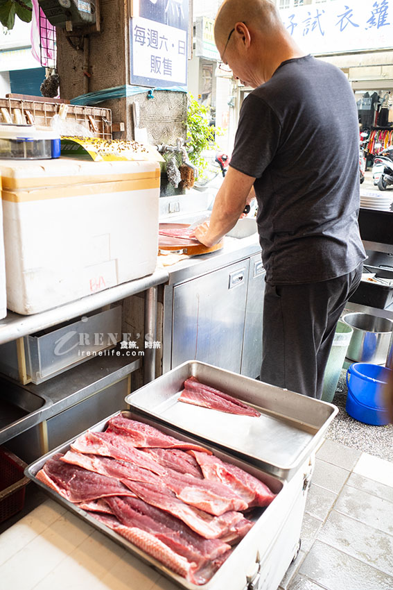 自家船釣的魚舖.魚湯店,海鮮漁獲有夠鱻,魚湯、生魚片、鮮蚵滷肉飯 自家船釣的魚舖.魚湯店,海鮮漁獲有夠鱻,魚湯、生魚片、鮮蚵滷肉飯
