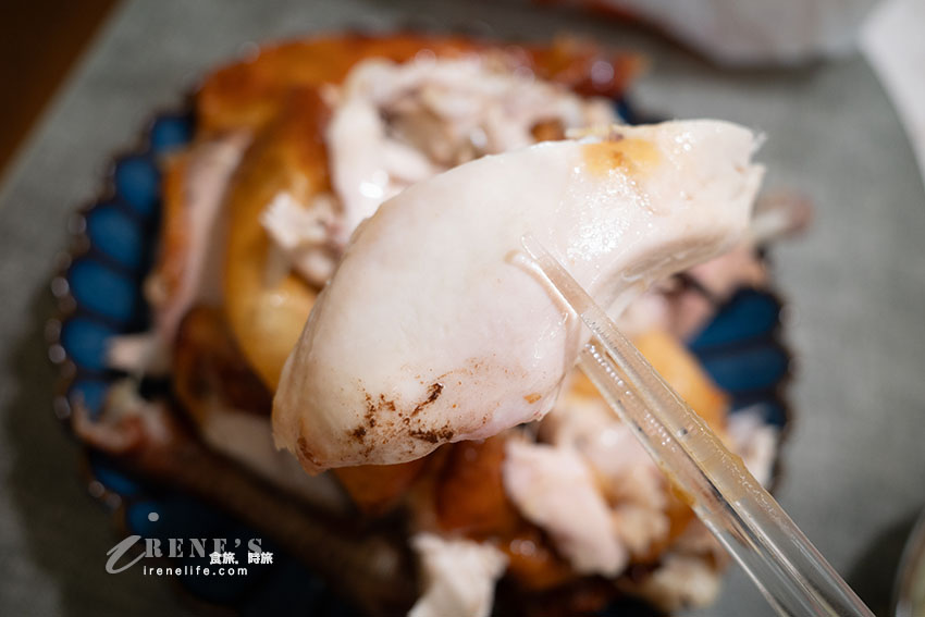 三重烤雞多一家，來自高雄蓮池潭旁的好吃烤雞！皮薄肉多汁，沒預訂買不到