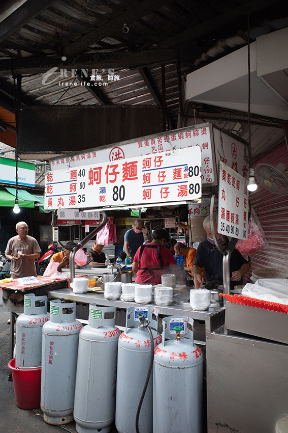 找不到google地標的民治街蚵仔麵，在地人的台式早餐，每個人蒜泥拼命加