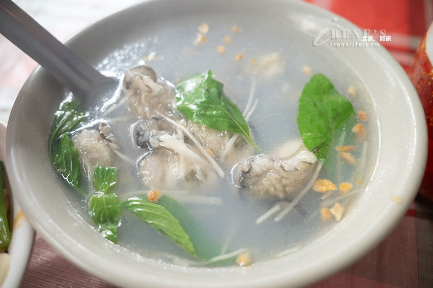 找不到google地標的民治街蚵仔麵，在地人的台式早餐，每個人蒜泥拼命加