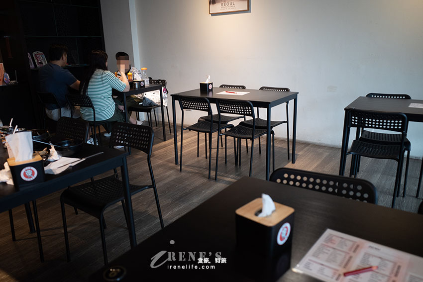 韓國女婿掌廚的道地韓式料理,飯捲、鍋物、拉麵、年糕,兩樣小菜可再續 韓國女婿掌廚的道地韓式料理,飯捲、鍋物、拉麵、年糕,兩樣小菜可再續