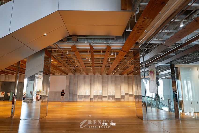 建築大師隈研吾設計,用玻璃和木材建造出的超美「玻璃美術館」!結合咖啡廳、圖書館及展覽空間 建築大師隈研吾設計,用玻璃和木材建造出的超美「玻璃美術館」!結合咖啡廳、圖書館及展覽空間