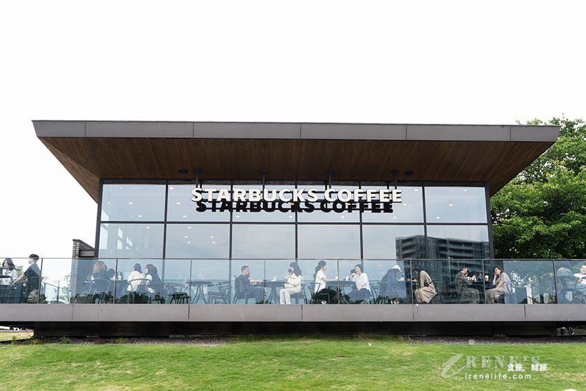 世界最美的星巴克STARBUCKS就在富山環水公園！春天被櫻花包圍的景色更是美到爆 @Irene's 食旅．時旅
