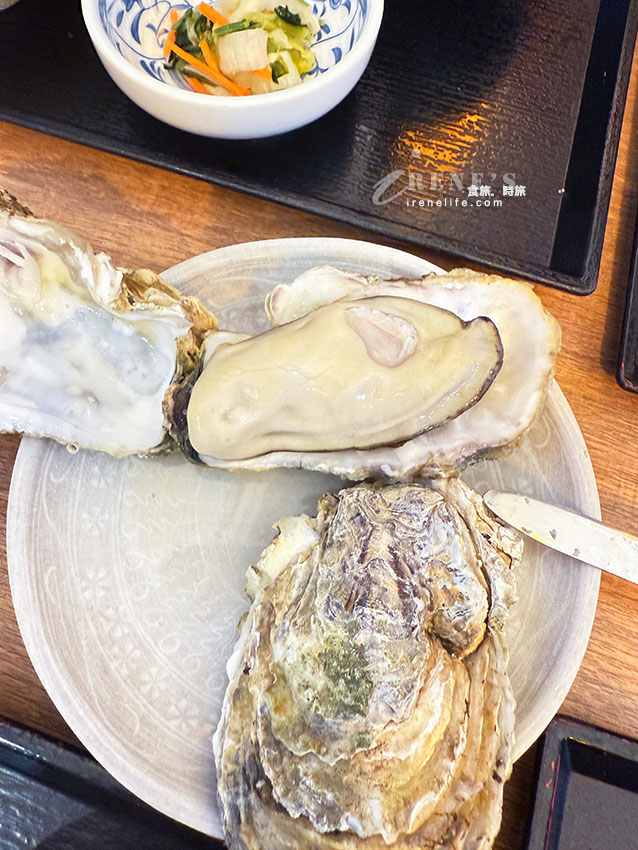 富山駅前最鮮的海鮮食堂，每天捕撈的各式漁獲，螃蟹丼、白蝦丼、蒸牡蠣各個豪華又美味