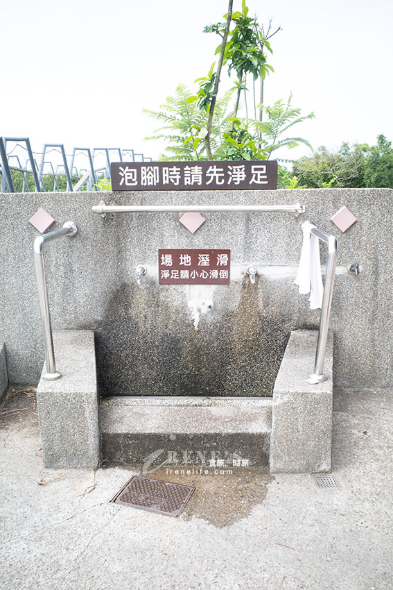 有遮蔽物的免費足湯泡腳池,還可以煮溫泉蛋超好玩,還提供免費停車超級讚 有遮蔽物的免費足湯泡腳池,還可以煮溫泉蛋超好玩,還提供免費停車超級讚