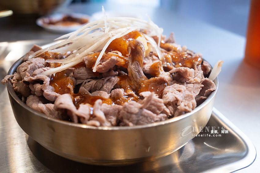 個人獨享羊肉專賣店，滿滿羊肉料理超開心！魯肉飯、羊油麵線、蒜泥羊肉片、羊肉湯