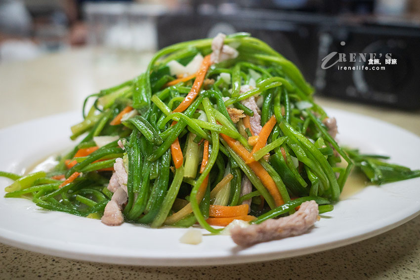 生意好到爆的江子翠熱炒海鮮店,點一大桌還打包外帶才3000元,根本兩人份的什錦湯麵100元 生意好到爆的江子翠熱炒海鮮店,點一大桌還打包外帶才3000元,根本兩人份的什錦湯麵100元