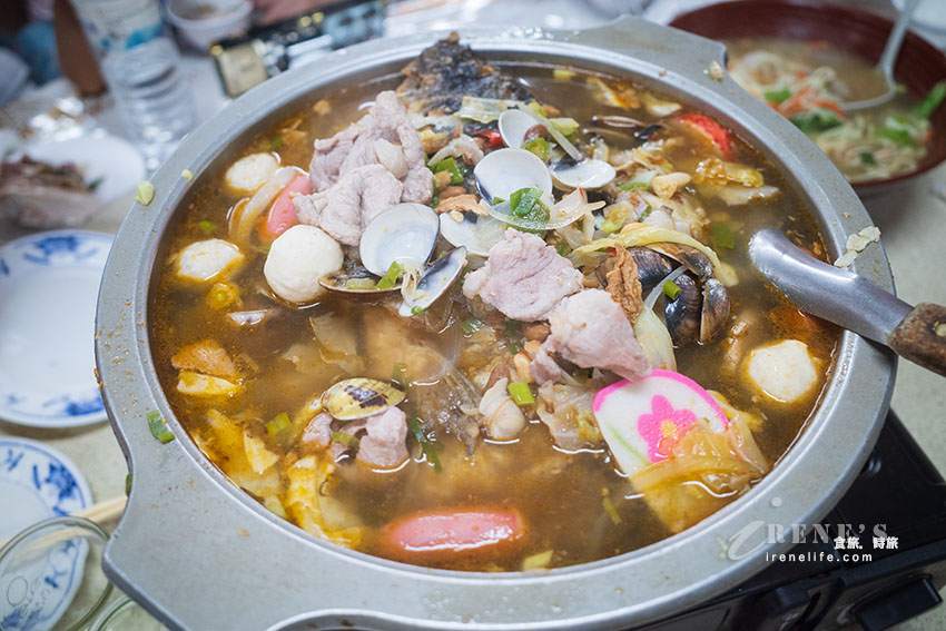 生意好到爆的江子翠熱炒海鮮店,點一大桌還打包外帶才3000元,根本兩人份的什錦湯麵100元 生意好到爆的江子翠熱炒海鮮店,點一大桌還打包外帶才3000元,根本兩人份的什錦湯麵100元