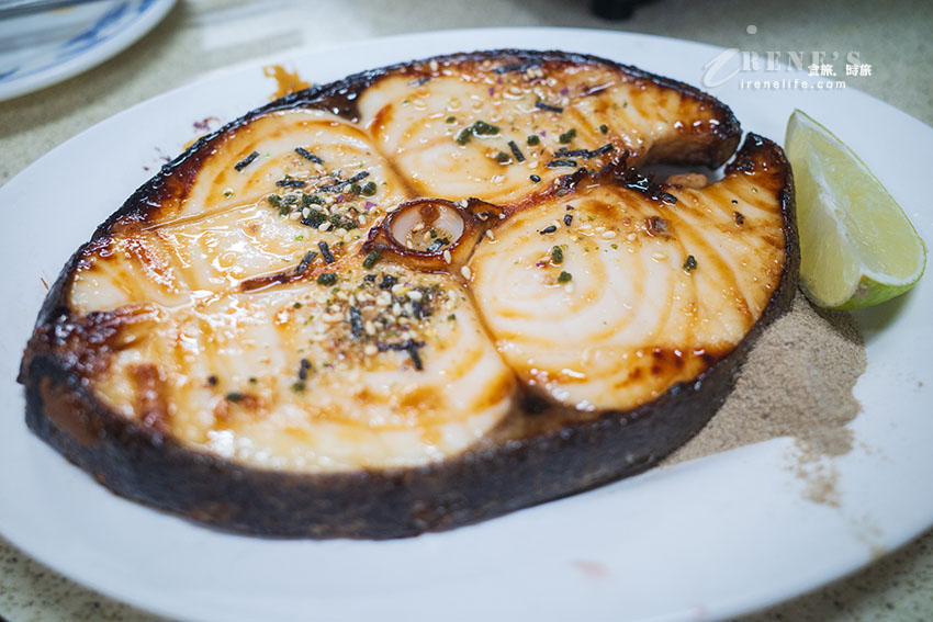 生意好到爆的江子翠熱炒海鮮店,點一大桌還打包外帶才3000元,根本兩人份的什錦湯麵100元 生意好到爆的江子翠熱炒海鮮店,點一大桌還打包外帶才3000元,根本兩人份的什錦湯麵100元