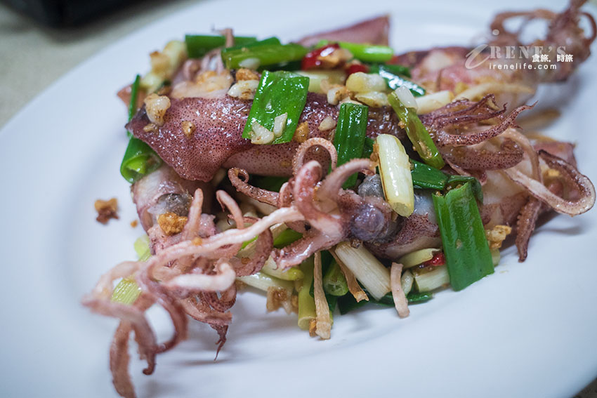 生意好到爆的江子翠熱炒海鮮店，點一大桌還打包外帶才3000元，根本兩人份的什錦湯麵100元