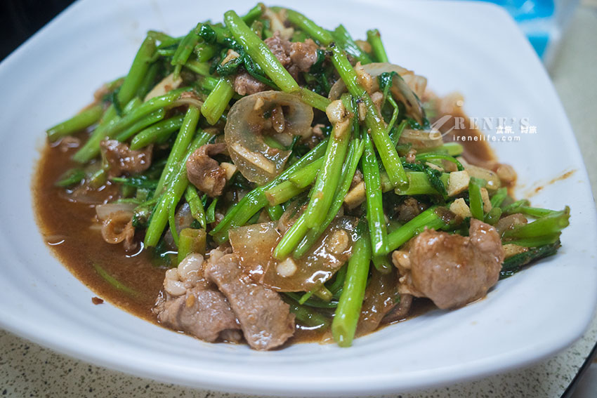 生意好到爆的江子翠熱炒海鮮店,點一大桌還打包外帶才3000元,根本兩人份的什錦湯麵100元 生意好到爆的江子翠熱炒海鮮店,點一大桌還打包外帶才3000元,根本兩人份的什錦湯麵100元