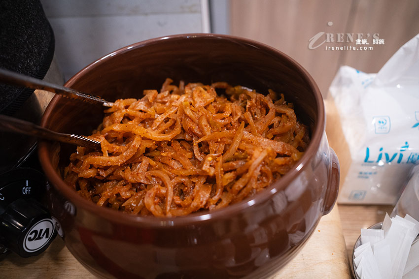 新莊平替版鼎泰豐,排骨炒飯、紅油抄手、擔擔麵等經典麵食,餐館乾淨舒適 新莊平替版鼎泰豐,排骨炒飯、紅油抄手、擔擔麵等經典麵食,餐館乾淨舒適
