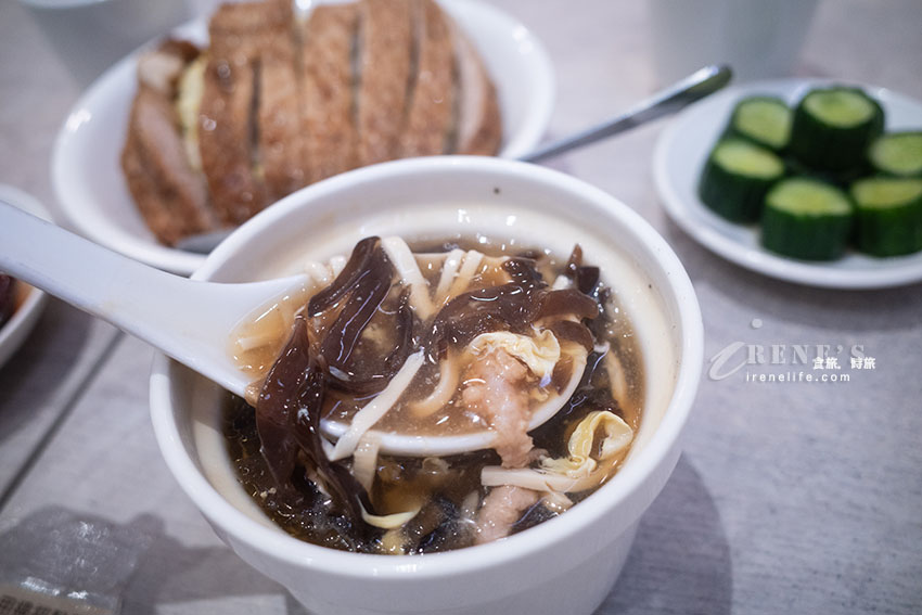 新莊平替版鼎泰豐,排骨炒飯、紅油抄手、擔擔麵等經典麵食,餐館乾淨舒適 新莊平替版鼎泰豐,排骨炒飯、紅油抄手、擔擔麵等經典麵食,餐館乾淨舒適